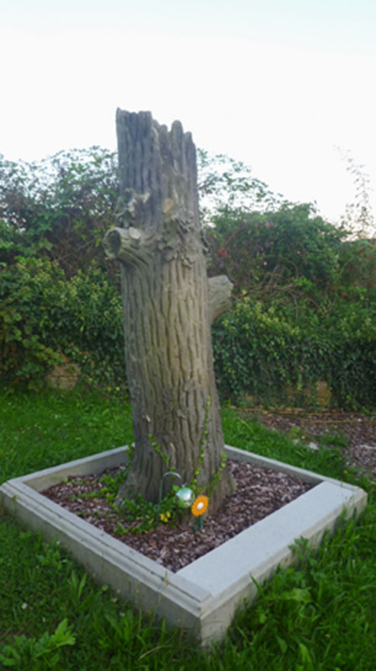 web_jklie_gedenkstein_friedhof_holle_2020