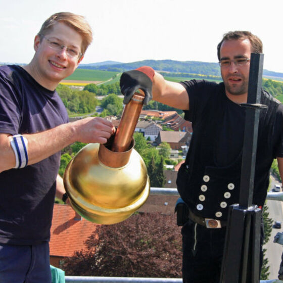 web_2016-05-13_turmbekrönung_grasdorf_2