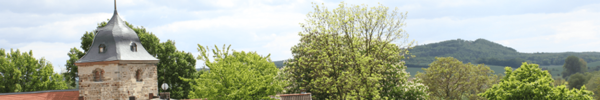 Header-Kirche-Holle-Landschaft