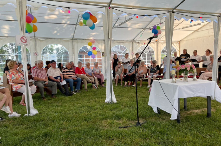 web_zeltgottesdienst_heersum02_ggondeck